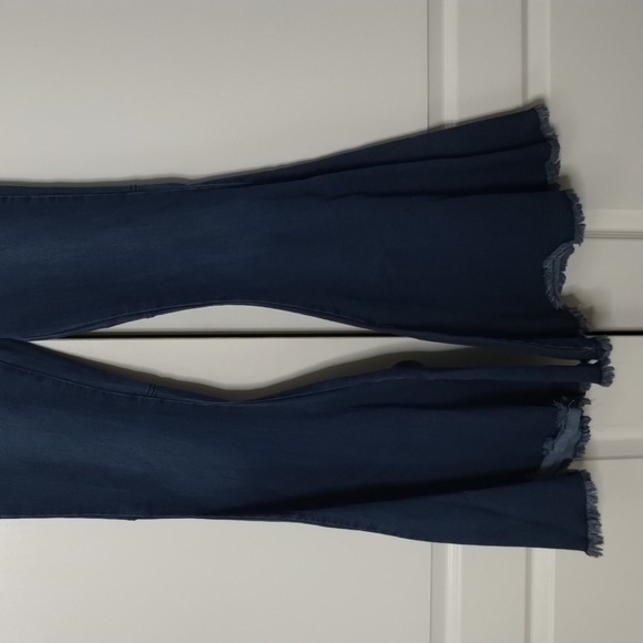 Turquoise Haven women's size medium wide flare stretch raw hem jeans high rise - Picture 3 of 10